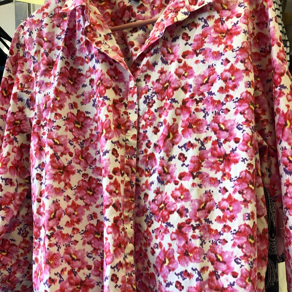 Botton oxford shirt 100% cotton.